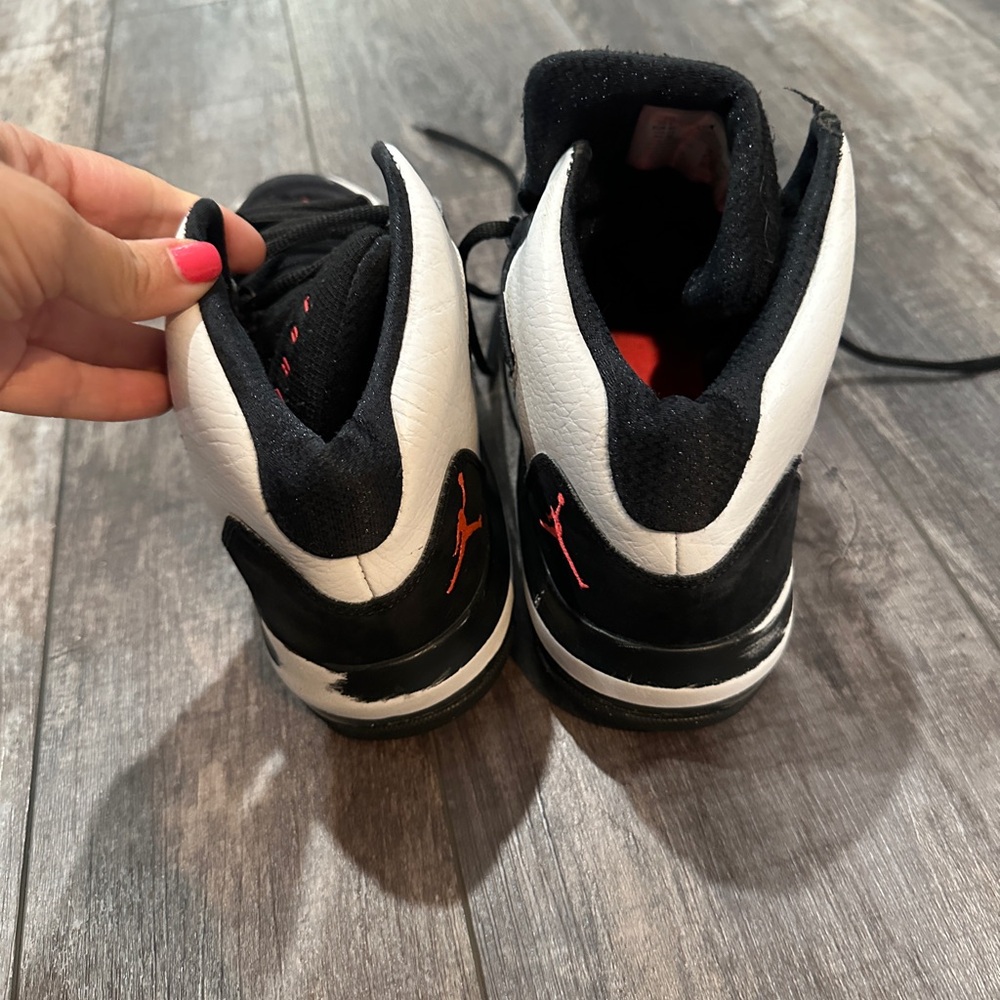 Jordan Black and White High-Top Sneakers NIKE - Picture 3 of 8